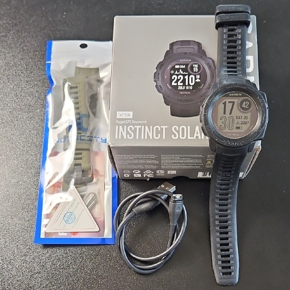 Garmin Instinct Solar Tactical Smartwatch - Black - Picture 8 of 10